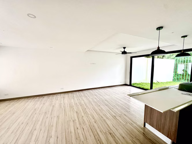 Casa Nueva en Alquiler en Santa Ana – HG - Imagen 11