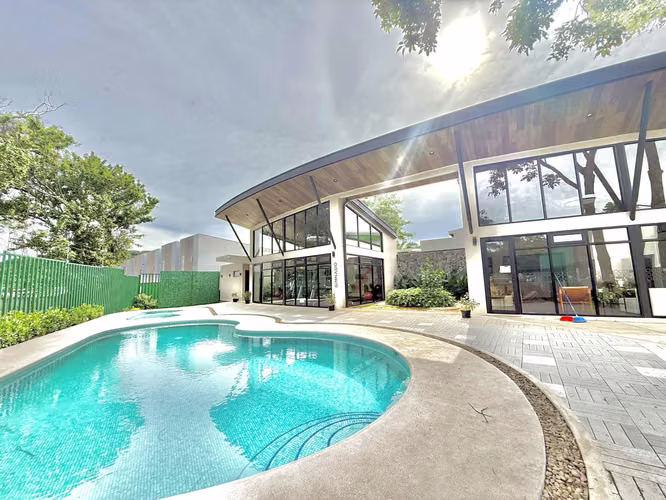 Casa Nueva en Alquiler en Santa Ana – HG - Imagen 2