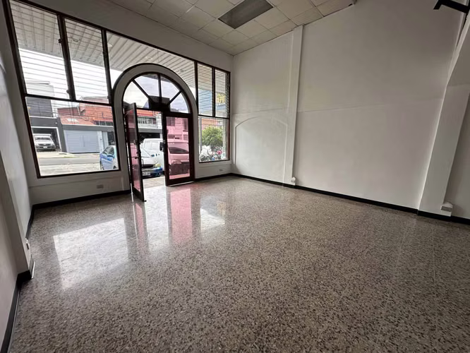 ALQUILER de Local Comercial en Paseo Colón - Imagen 6