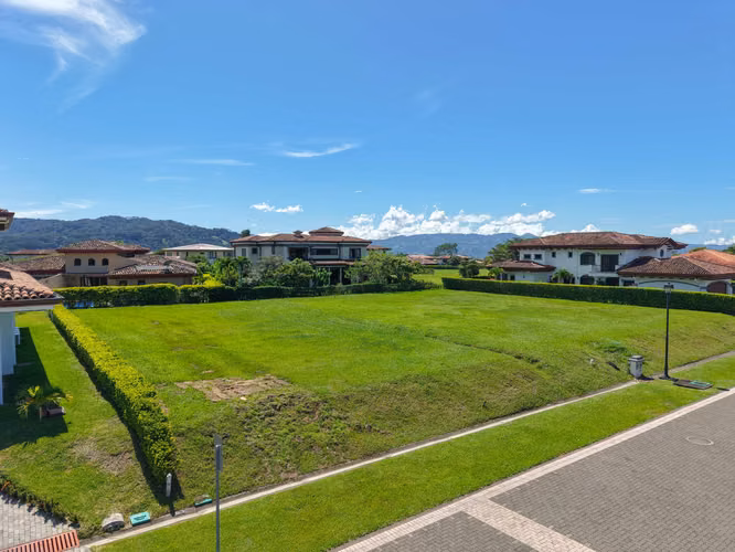 En venta – Lote en Condominio Las Vueltas, Los Reyes . La Guacima - Imagen 10