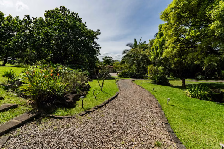 Finca de Lujo en La Guácima | 1 Ha, 7 Habitaciones, Piscina, Ranchos y Privacidad Total - Imagen 18