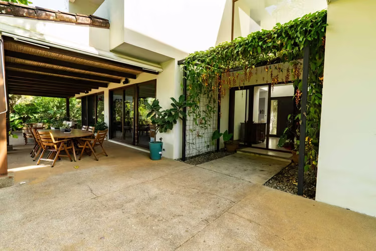 Finca de Lujo en La Guácima | 1 Ha, 7 Habitaciones, Piscina, Ranchos y Privacidad Total - Imagen 14
