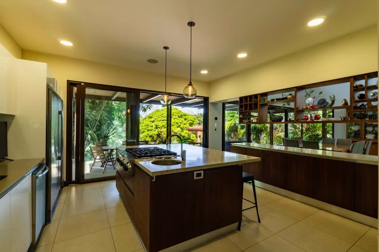 Finca de Lujo en La Guácima | 1 Ha, 7 Habitaciones, Piscina, Ranchos y Privacidad Total - Imagen 8