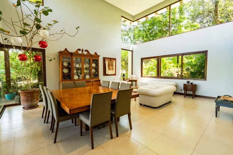 Finca de Lujo en La Guácima | 1 Ha, 7 Habitaciones, Piscina, Ranchos y Privacidad Total - Imagen 4