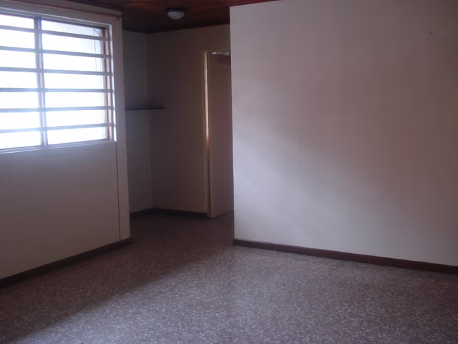 EN VENTA – EDIFICIO DE APARTAMENTOS  – SABANA OESTE