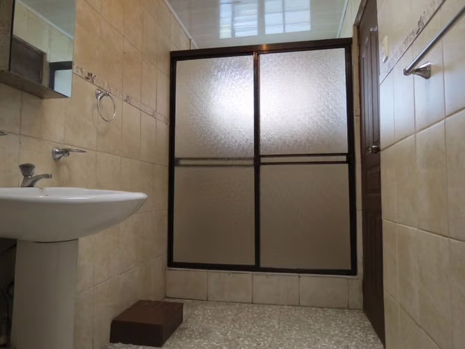 EN VENTA – EDIFICIO DE APARTAMENTOS  – SABANA OESTE