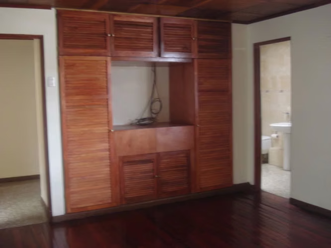 EN VENTA – EDIFICIO DE APARTAMENTOS  – SABANA OESTE