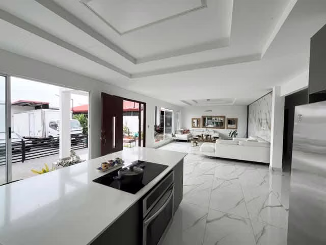 Venta de casa en San Antonio Escazú