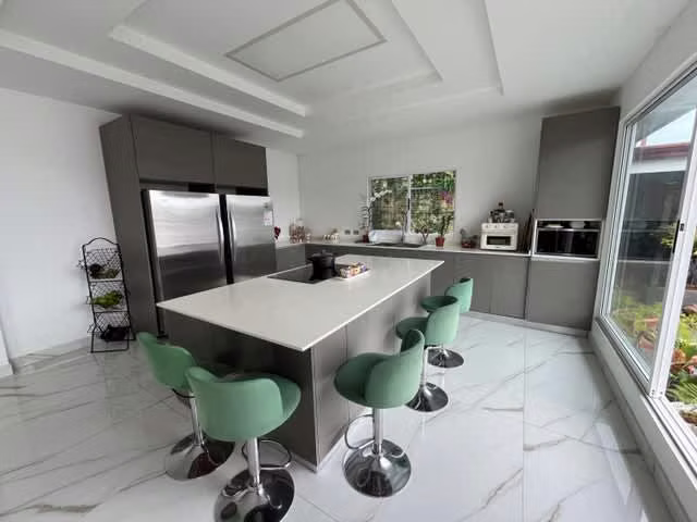 Venta de casa en San Antonio Escazú