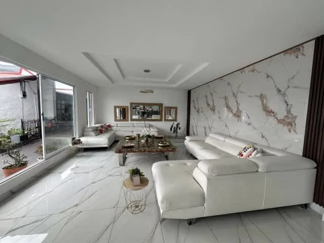 Venta de casa en San Antonio Escazú