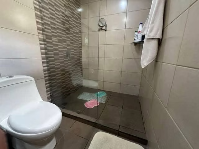 Venta de edificio en Anselmo Llorente Tibás