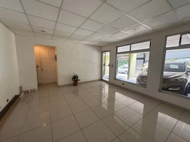 Venta de edificio en Anselmo Llorente Tibás