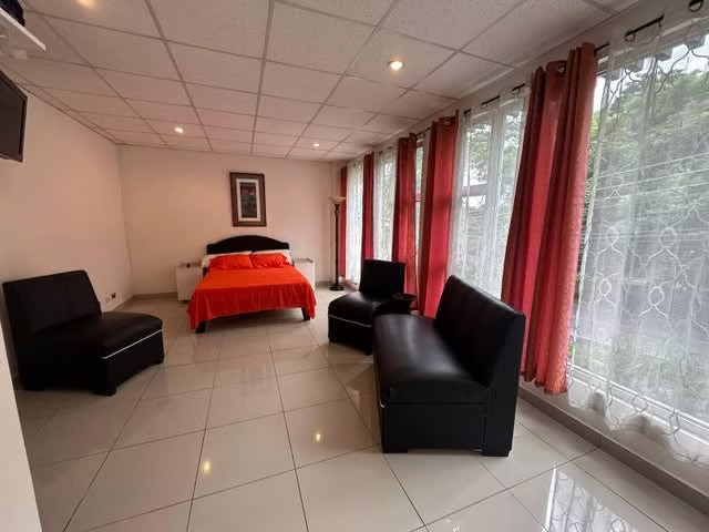Venta de edificio en Anselmo Llorente Tibás