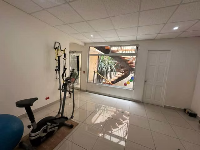 Venta de edificio en Anselmo Llorente Tibás