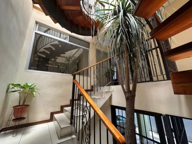 Venta de edificio en Anselmo Llorente Tibás