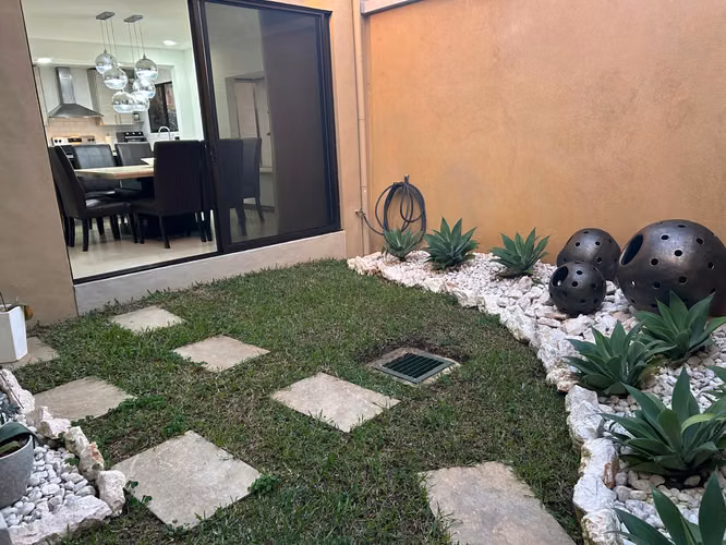 Alquiler de hermosa casa amueblada  en Condominio Villas De Valencia -Escazú. - Imagen 6