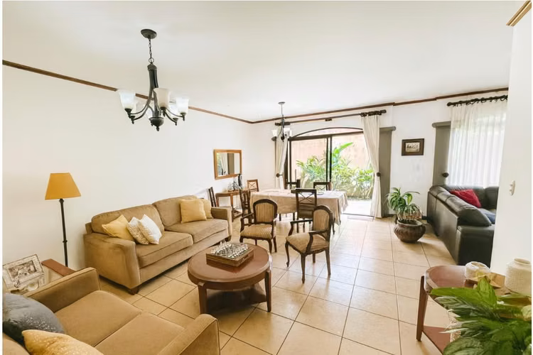 Venta de casa en Residencial Praderas del Sol Pozos Santa Ana - Imagen 8