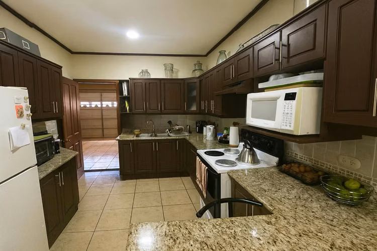 Venta de casa en Residencial Praderas del Sol Pozos Santa Ana - Imagen 10