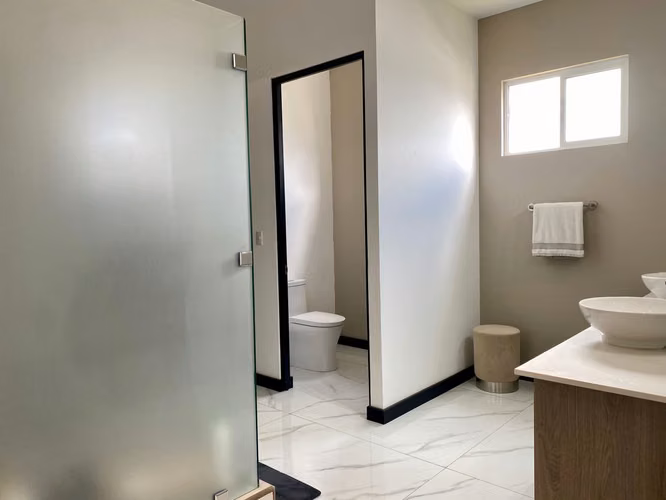 Espaciosa Casa en Condominio en Escazú