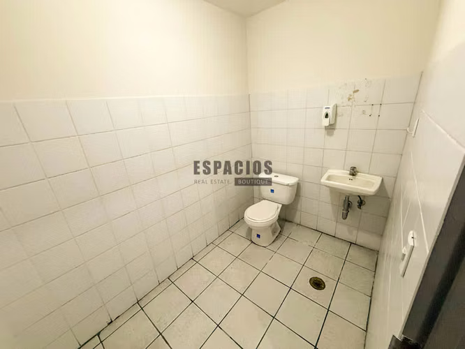 ALQUILER DE LOCAL COMERCIAL EN PLAZA ROHRMOSER
