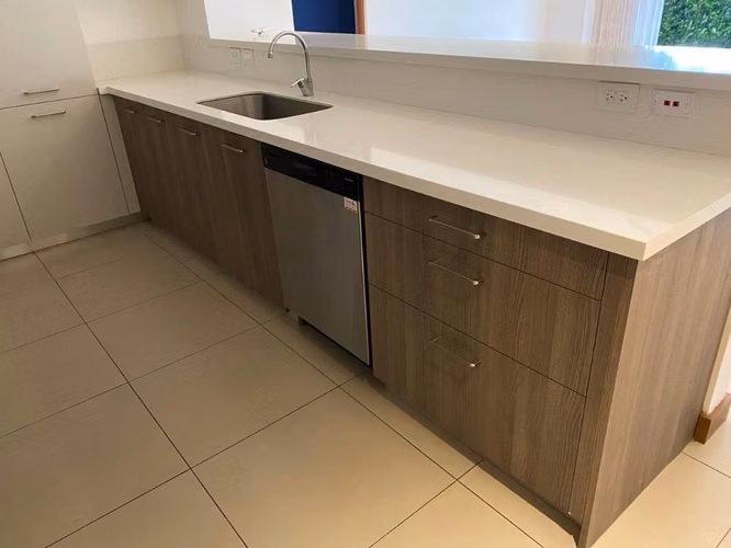 Alquiler De Exclusivo Apartamento En Distrito 4 - Imagen 4