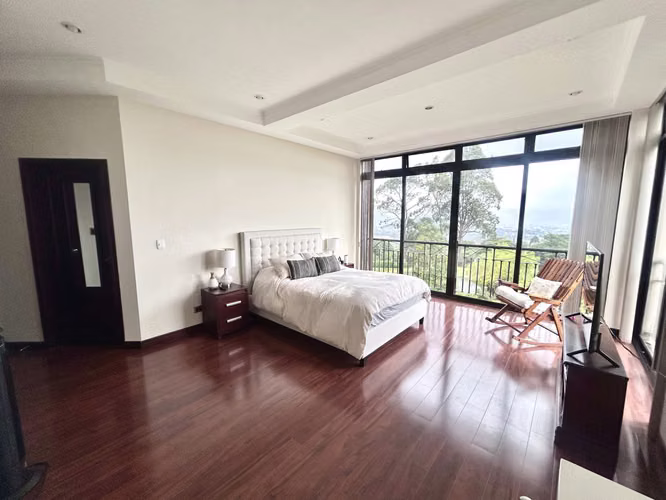 Venta de apartamento en Curridabat, Colinas de Montealegre. EL OLIVAR