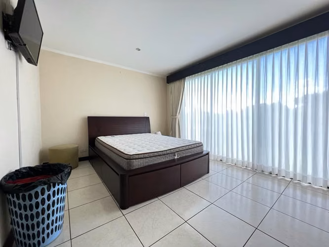 AMPLIA CASA EN CALLE PRIVADA - Imagen 7