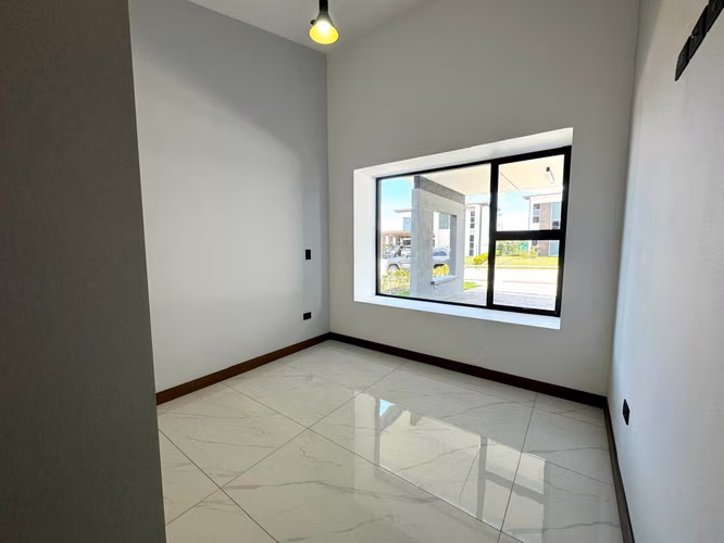CASA DE UNA PLANTA EN CONDOMINIO - Imagen 9