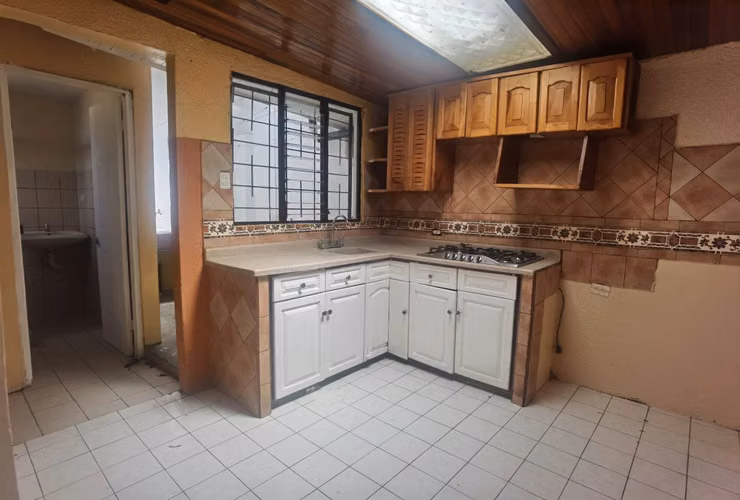 id 40928 Venta de terreno con 5 apartamentos para inversión San Diego