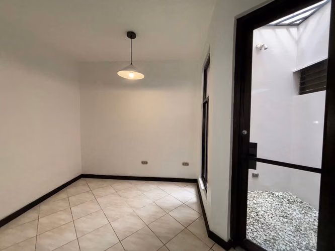 VENTA O ALQUILER DE CASA EN CONDOMINIO BONAIRE - ESCAZU - Imagen 9
