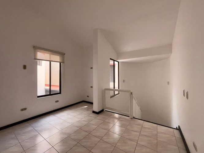 VENTA O ALQUILER DE CASA EN CONDOMINIO BONAIRE - ESCAZU - Imagen 11