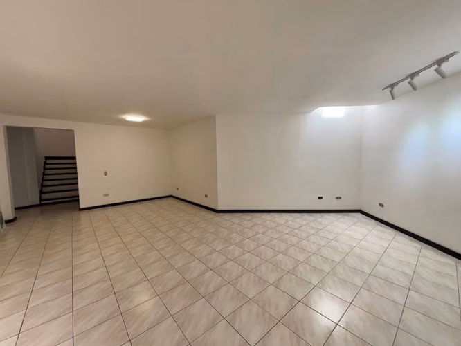 VENTA O ALQUILER DE CASA EN CONDOMINIO BONAIRE - ESCAZU - Imagen 17