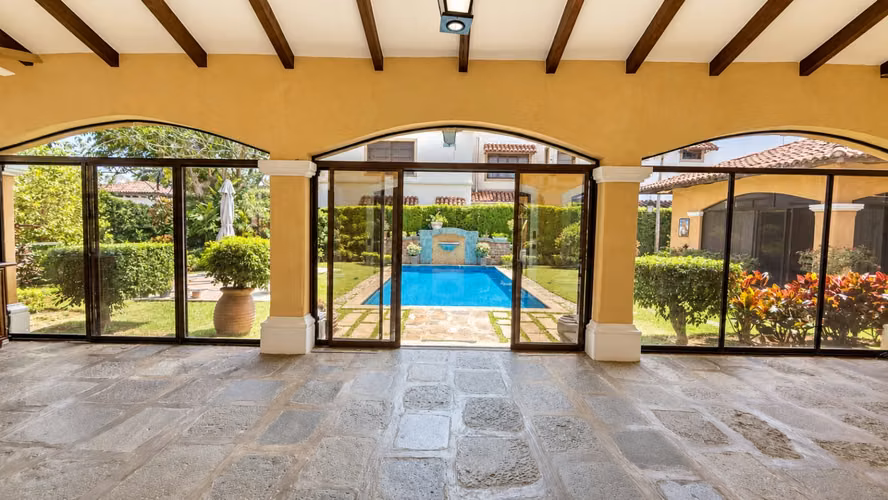 Venta Casa en Heredia Belén La Cañada | Piscina, Jardín y Casa de Huéspedes - Imagen 7