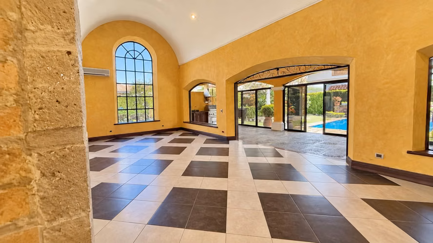 Venta Casa en Heredia Belén La Cañada | Piscina, Jardín y Casa de Huéspedes - Imagen 3