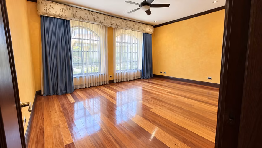 Venta Casa en Heredia Belén La Cañada | Piscina, Jardín y Casa de Huéspedes - Imagen 17