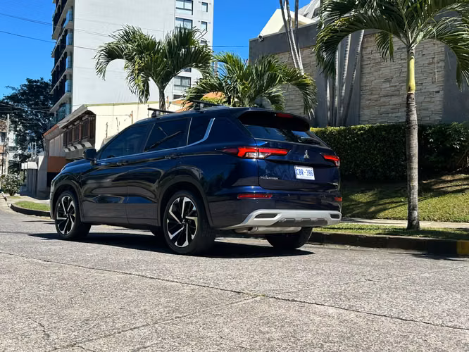 MITSUBISHI OUTLANDER GT