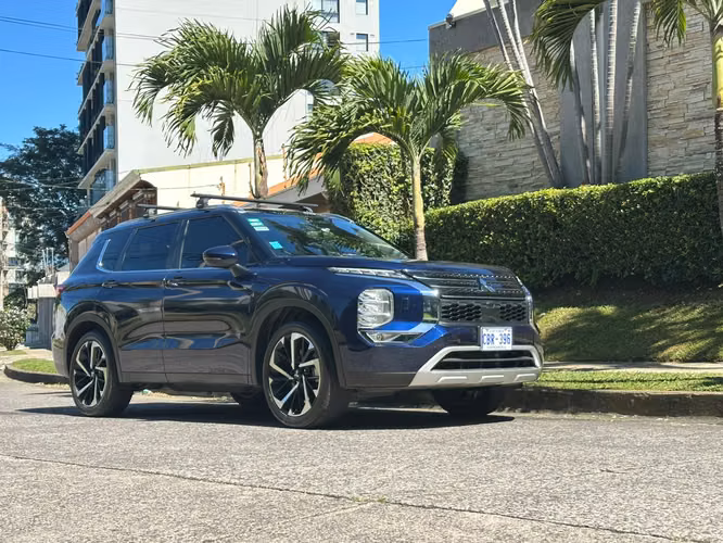 MITSUBISHI OUTLANDER GT