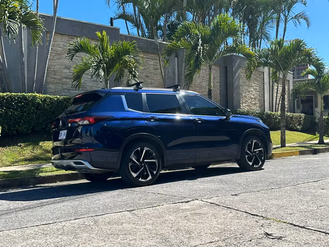 MITSUBISHI OUTLANDER GT