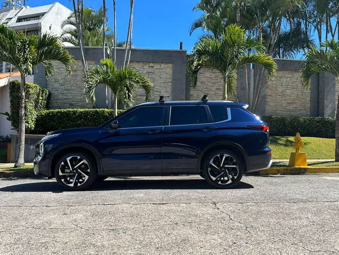 MITSUBISHI OUTLANDER GT