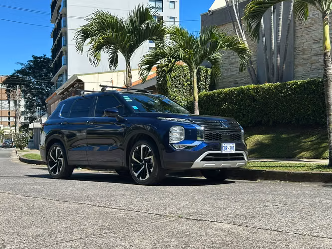 MITSUBISHI OUTLANDER GT