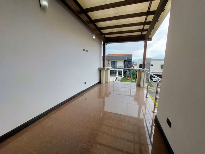 Venta de Casa en Condominio Francosta Ulloa Heredia