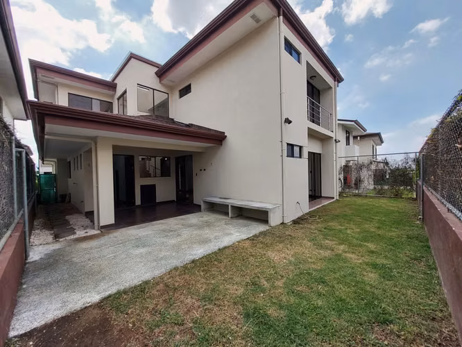 Venta de Casa en Condominio Francosta Ulloa Heredia