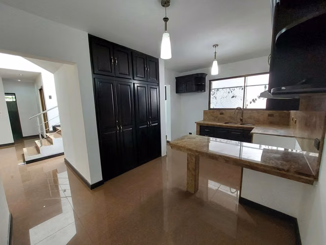Venta de Casa en Condominio Francosta Ulloa Heredia
