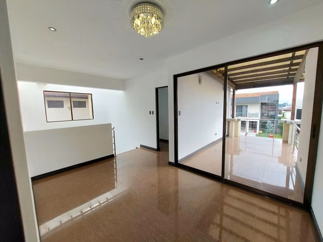 Venta de Casa en Condominio Francosta Ulloa Heredia