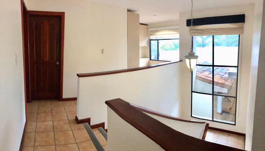 ESCAZU CERCA de LA PACO! AMPLIA CASA EN CONDOMINIO 3 HAB + SERVICIO - Imagen 15