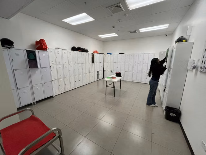 Oficina Premium en Tibás – 1,216 m² totalmente equipada - Imagen 9