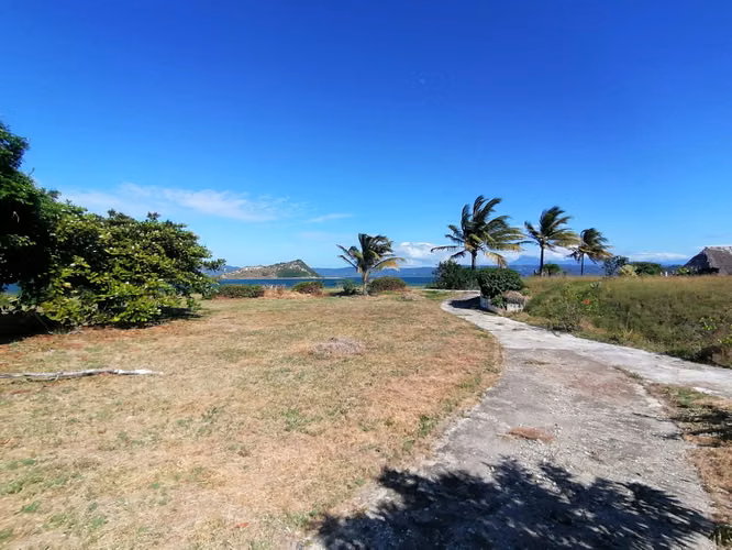 Propiedad con antiguo Hotel Frente a la Playa en Venta - Imagen 10