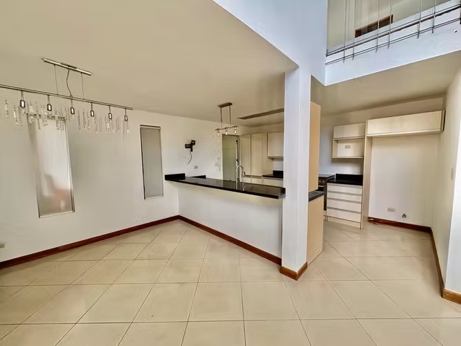 ALTOS DEL HORIZONTE! CASA ESQUINERA INDEPENDIENTE DE 3 HAB + 2.5 BAÑOS Y JARDIN