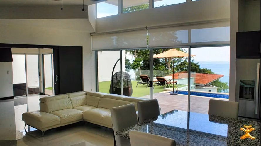 Venta de Casa de Playa Puntarenas Punta Leona | Frente al Mar | Lista para Habitar REBAJADA