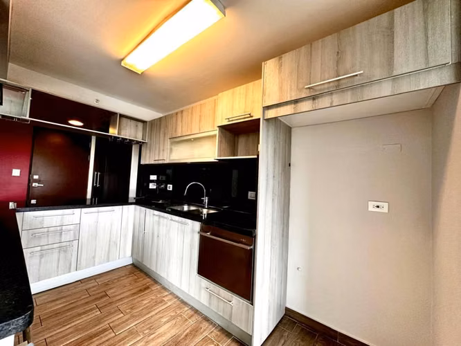 Apartamento en piso 7 con inquilino para inversión  en condominio Bellavista - Imagen 2
